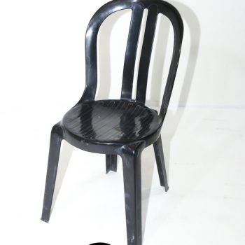 כיסא פלסטיק שחור